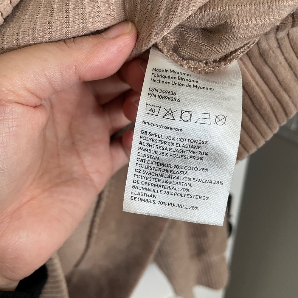 H&M oversize fit corduroy sweater sz S - Picture 3 of 5